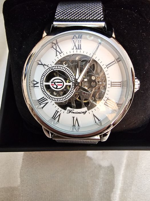 Срочно продам часы оригиналь Made in KOREA