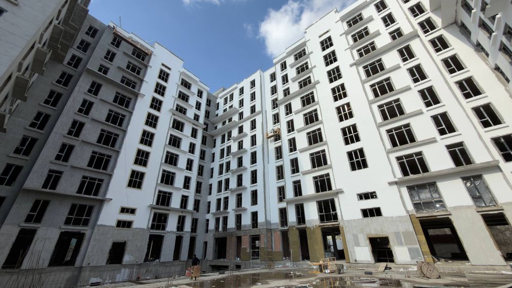 Darhan by Barocco Продается 4 комнатная квартира коробка