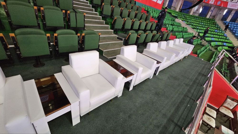 Аренда кресло диван лед екран конфети пушка красни доржка аюмин ферма