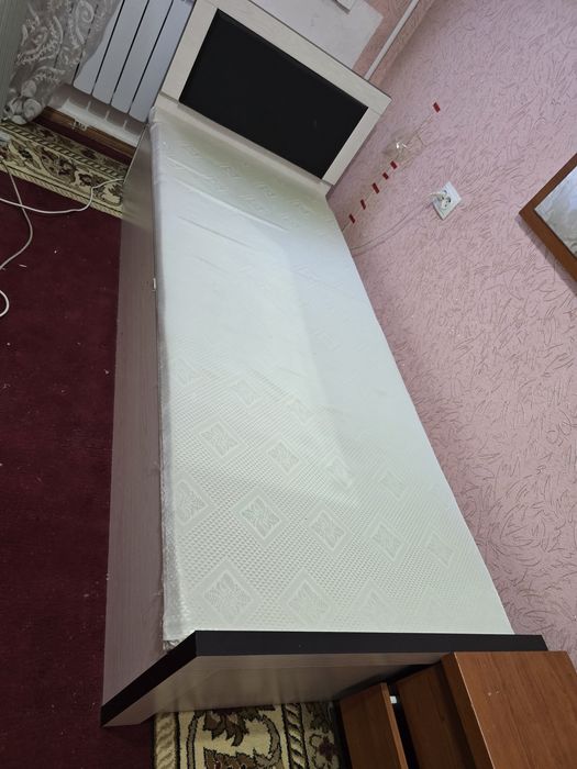 Срочно продается диван кровать в отличном состоянии