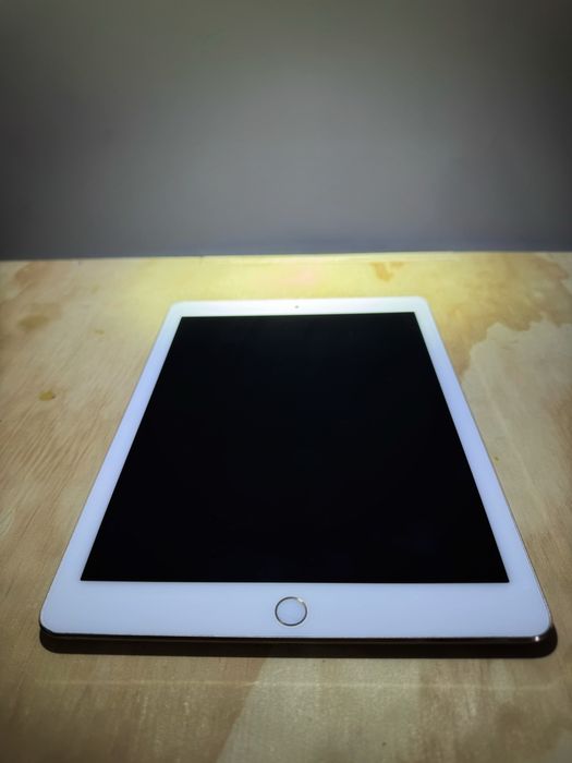 iPad Pro 9.7 Inch (2016) 32 GB + Apple Pencil Cadou