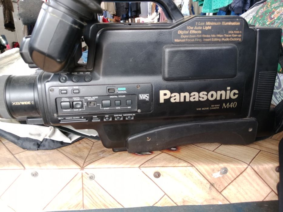 Продам видеокамеру panasonik m40