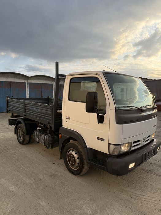 Nissan Cabstar basculabil / climă