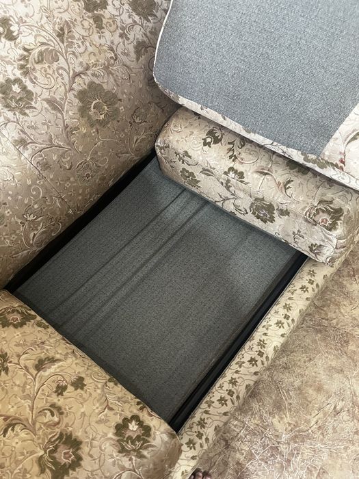 Продается диван б/у