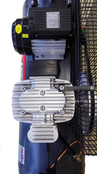 200 л Бутален монофазен компресор с ремъчно задвижване, 51021