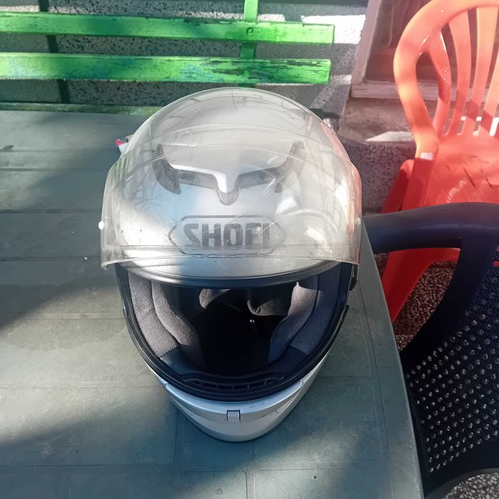 Каска за пистов мотор