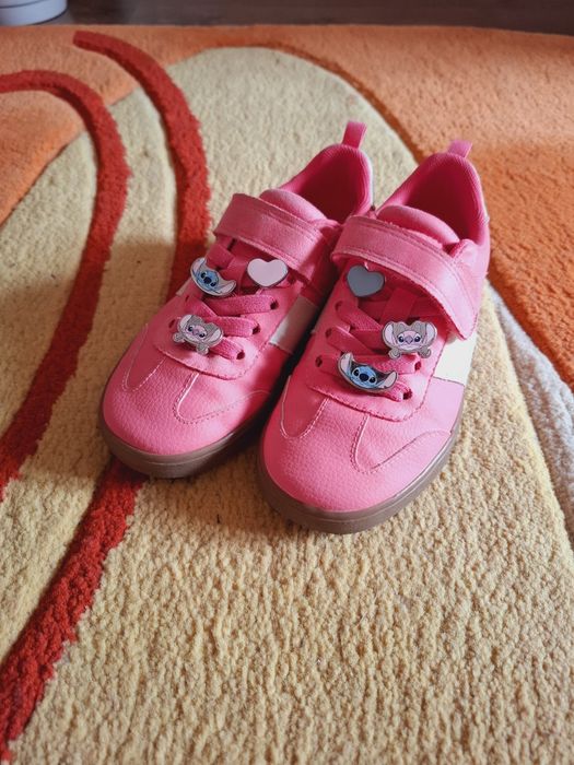 Adidasi H&M  motiv Stich