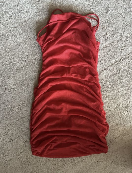 Червена рокля Pull&Bear