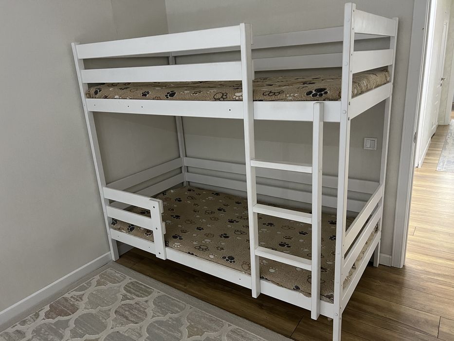 Продам двухярусный кровать детский