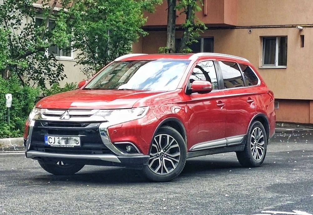 Mitsubishi outlander 2.2 DT-D , 4x4 , 2018 , TVA deductibil