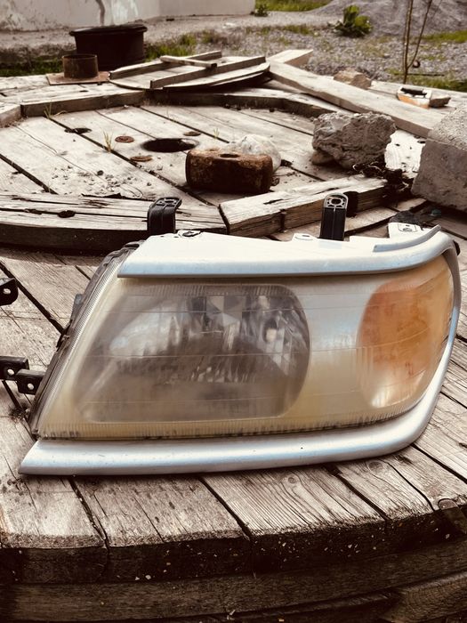 Блок фары Mitshubisi Pajero