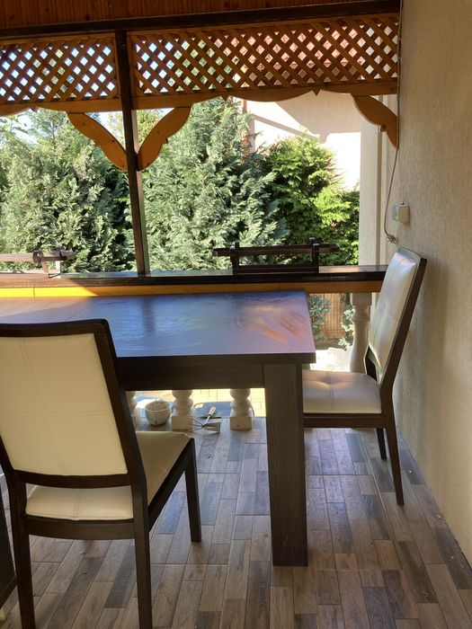 Masa de dining mare cu 8scaune