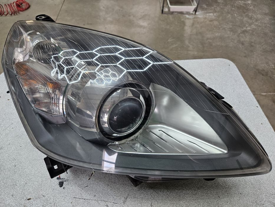 Десен фар Opel Zafira B BiXenon завиване