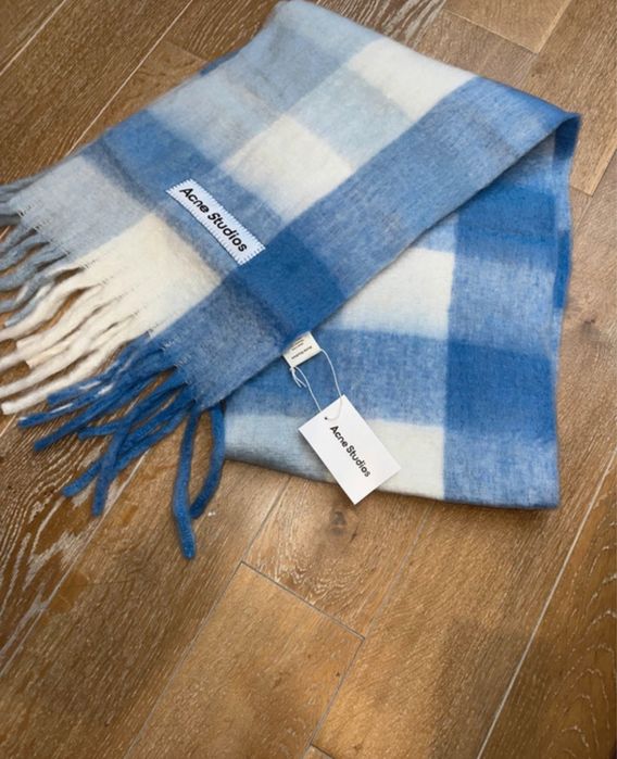 Fular acne studios
