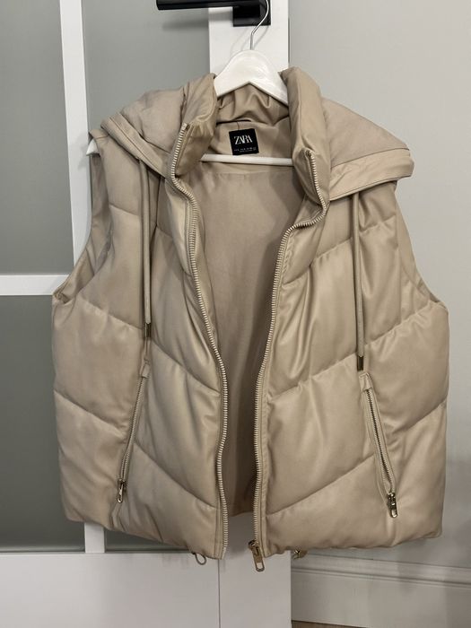 Безрукавка от Зары