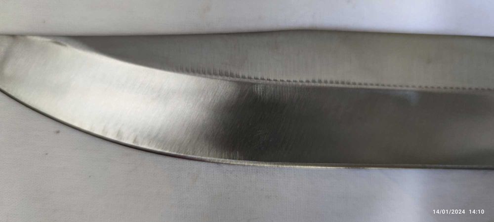 Продавам Нов ловен нож