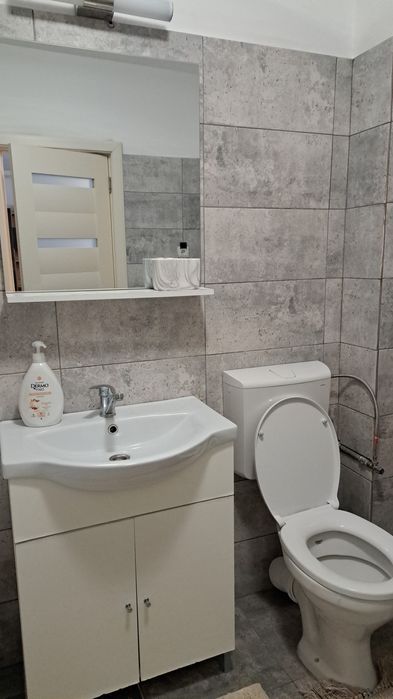 Închiriez apartament 2 camere tip studio