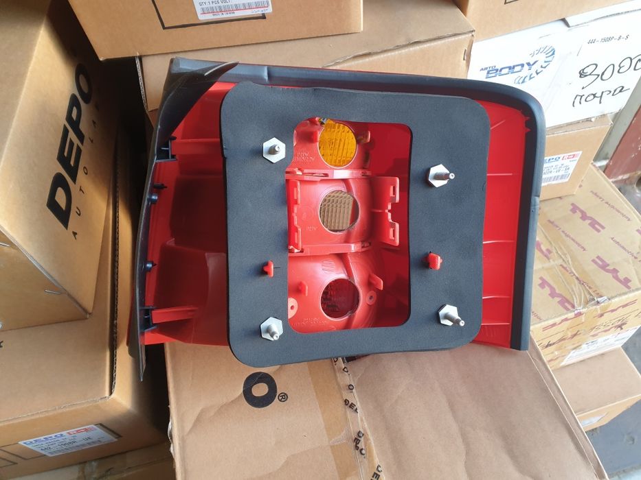 Фонарь задний Левый Audi A6  универсал 97-