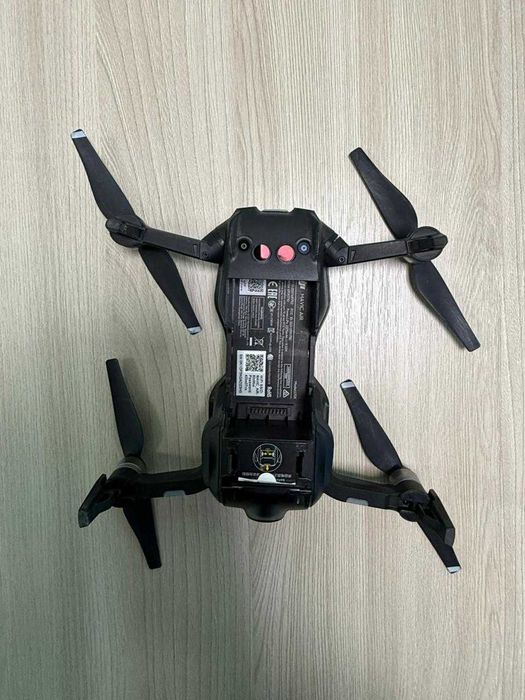 Продам дрон DJI Mavic AIR