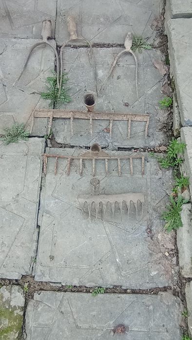 Грабли для огородных работ