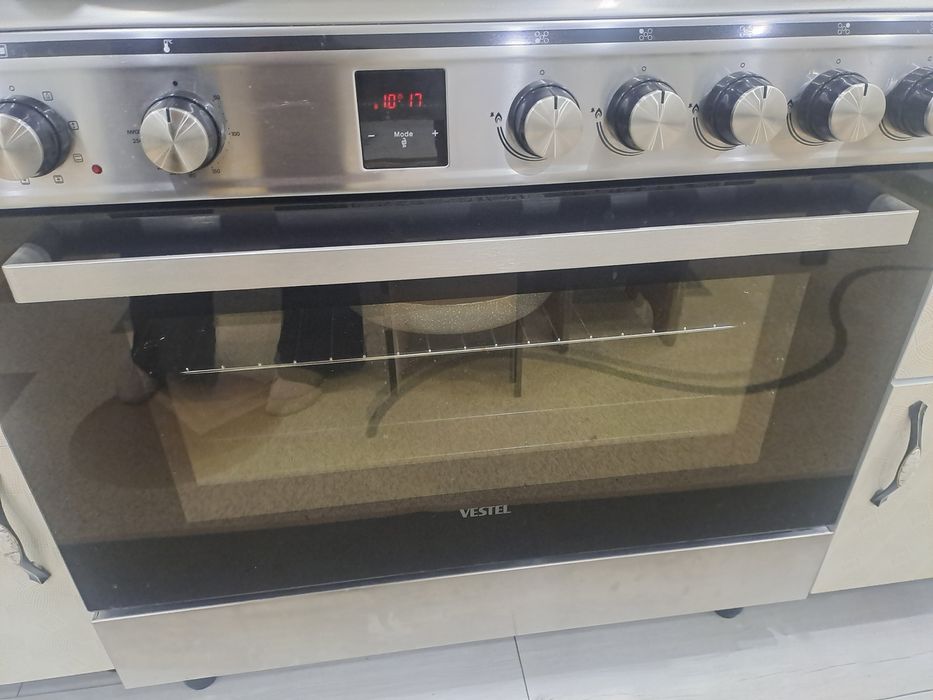 Кухонный гарнитур, газ плита