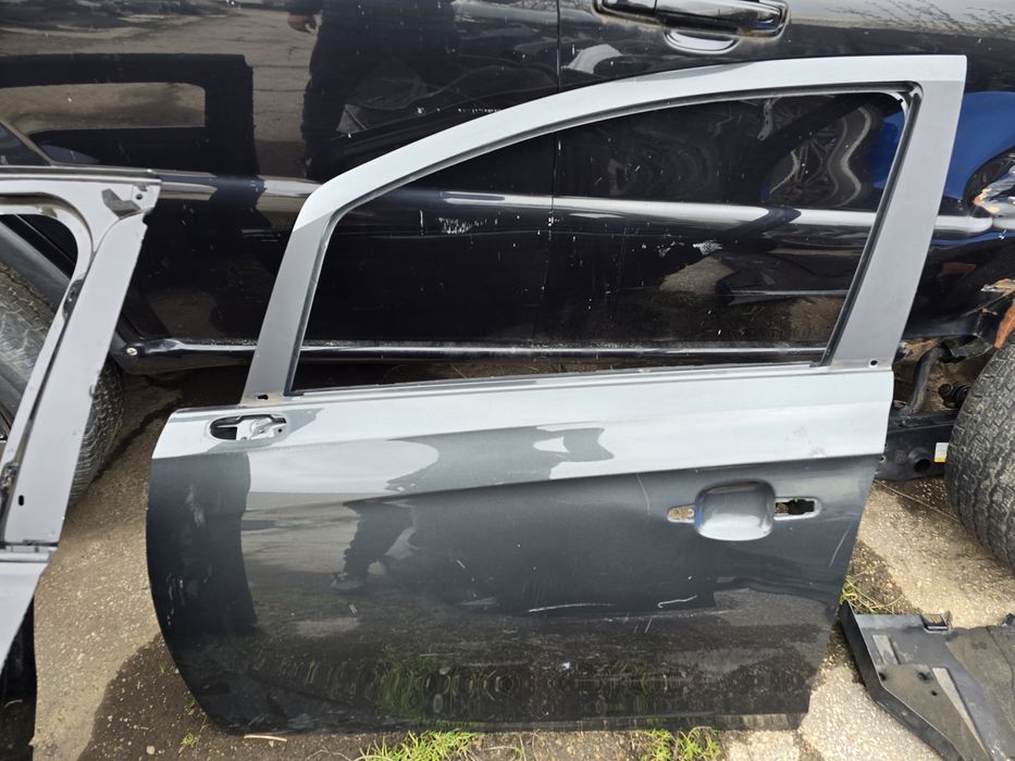 Врата предна лява за  Opel Corsa E / Корса Е 15-19 г.