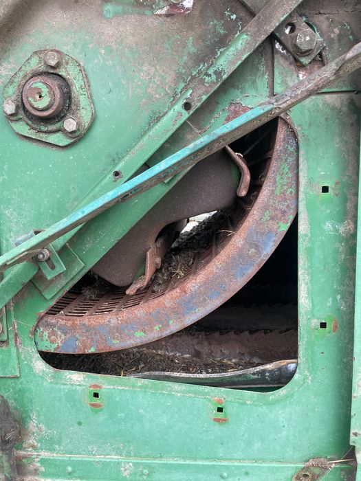 Dezmembrez Combină John Deere 330