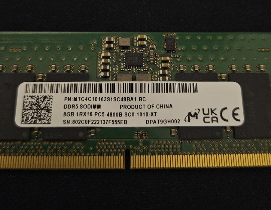 Vand placuta 8 gb ram ddr5 pentru laptop