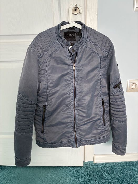 Мъжко яке от Guess