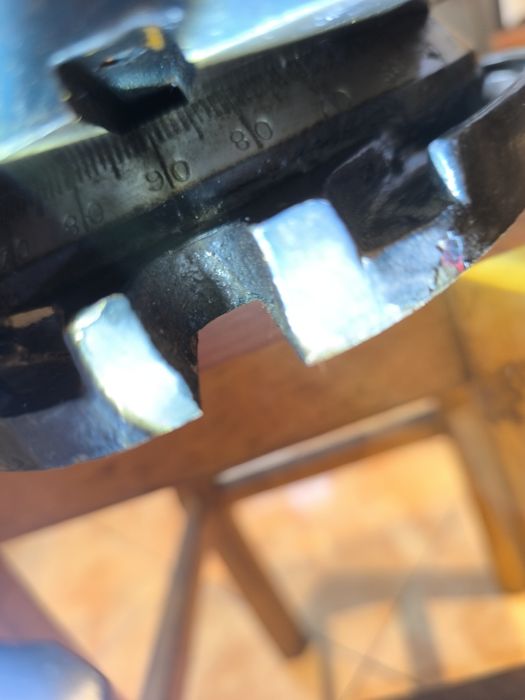 Menghină rotativă 90mm pentru mașini de găurit și frezat