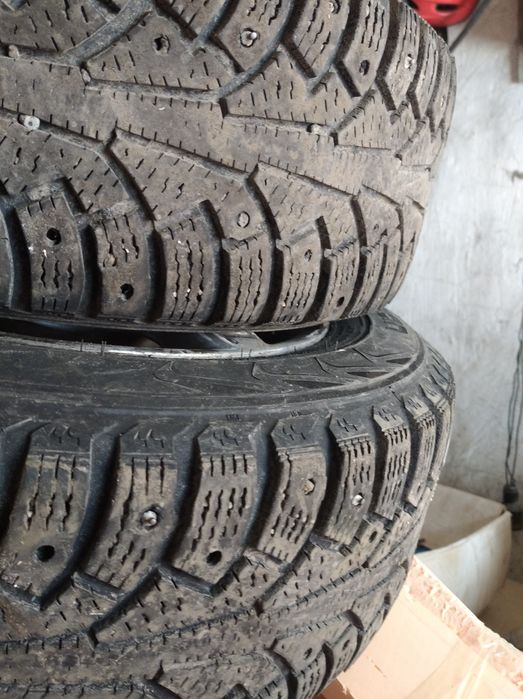 Продам зимний вместе с дисками