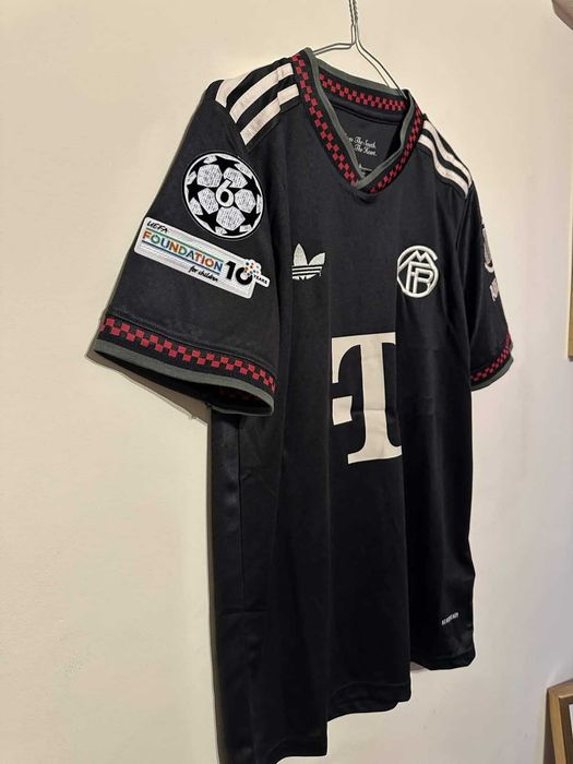 Тениска на Bayern Munich с Kane и баджове на Шампионска Лига-  НОВА!