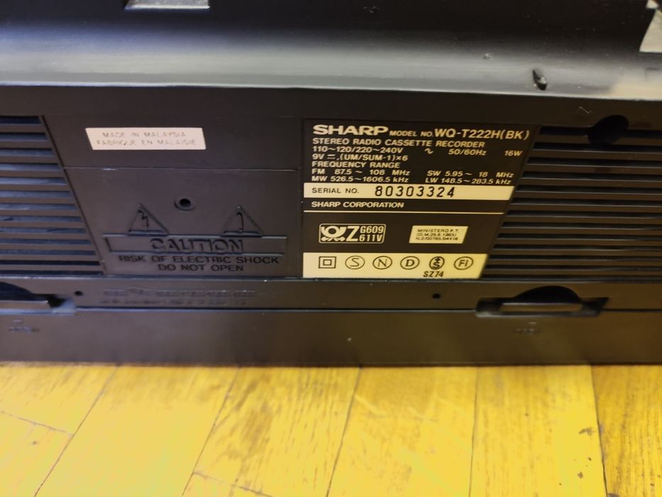 Sharp WQ-T222H(BK), un radio-casetofon stereo