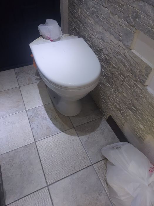 Унитаз без бачка.