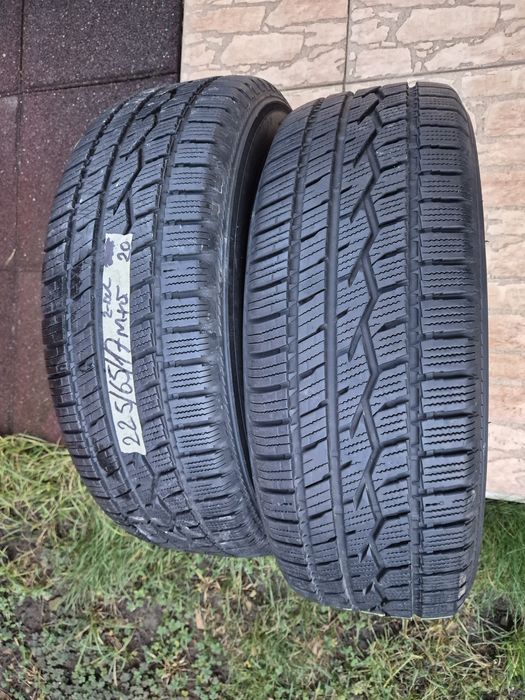 Vând cauciucuri 225/65/17 M+S 2 buc imp Germania