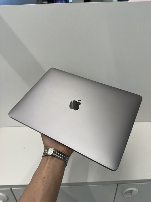 Продам Macbook air m1