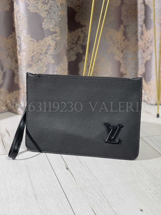Borseta Louis Vuitton tip plic ingust