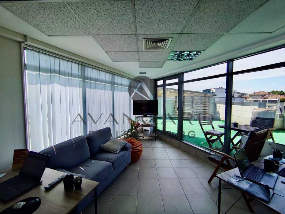 Продава се Офис в Пловдив, Център - 83 кв.м за 502 €/кв.м - Снимка #1