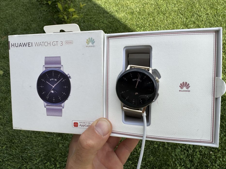 Smartwatch HUAWEI GT 3 gold de 42mm impecabil ca nou ORIGINAL, cutia lui cu serie