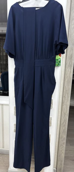 Тёмно-синий комбинезон