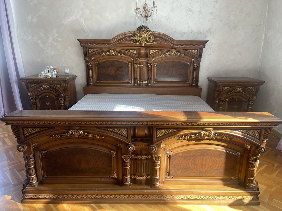 Спальный гарнитур , дерево