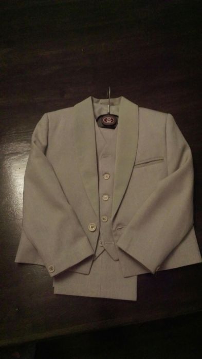 Vând sacou și vestă  7/8 ani , 2 piese, produs în România