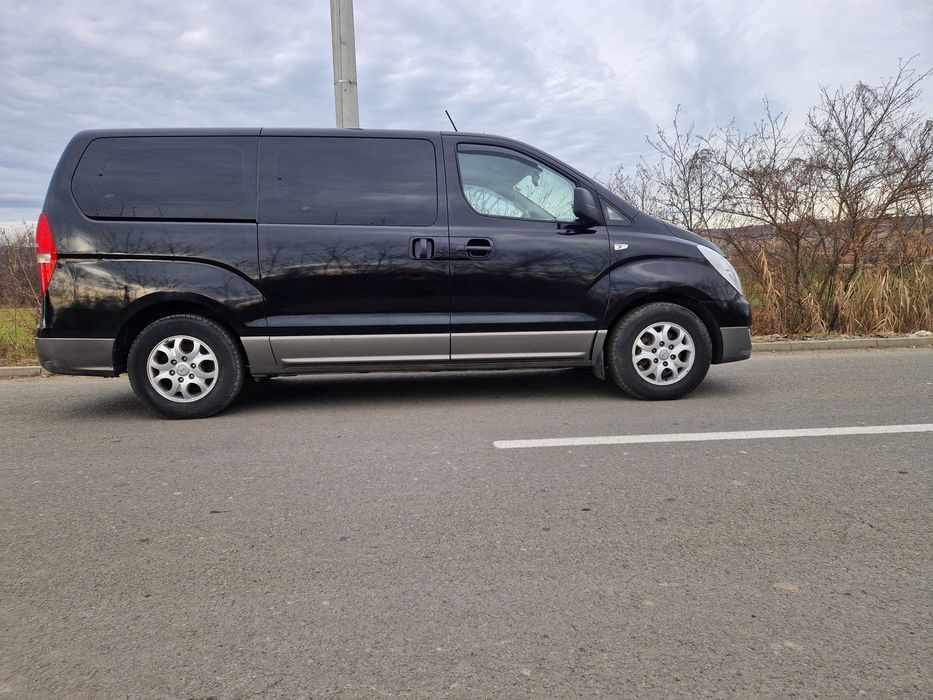 Hyundai H1 / Starex / Grand Starex, de persoane / locuri, 2013, Clima fata / spate, 170 Tkm,