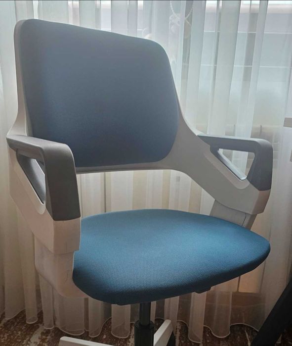 Детски стол за бюро