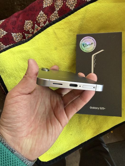 samsung s25+ pamit 12.256g holati ideal karopka dak bor oqip tel qlila