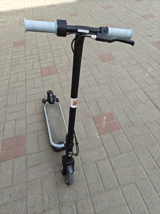 Vând trotinetă electrică