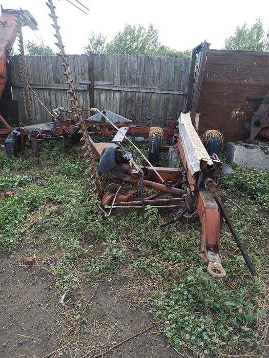 Продам прицепную 2х бруску в рабочем состояние и новыи "Ульяновец"