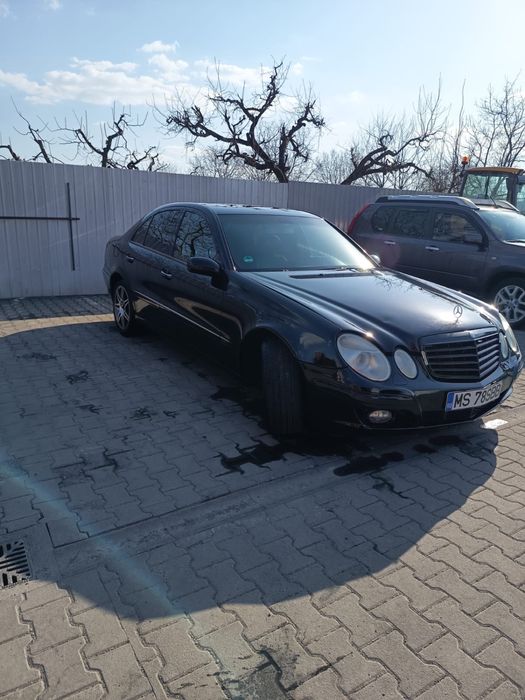 Mercedes-Benz E-class W211