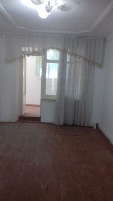 Targofkada 2 xonalik uy sotiladi 1 qavatda