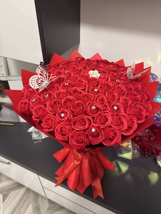 Buchete 101  de trandafiri de sapun parfumati